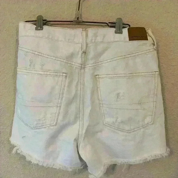 American Eagle, high rise white distressed jean short size 6 western cowgirlcore - Picture 2 of 5